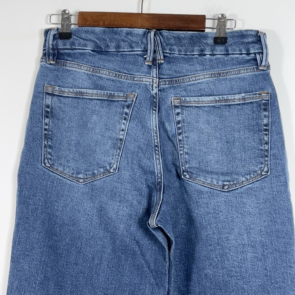Good American High-Rise Wide-Leg Jeans in Medium Blue - Picture 7 of 15